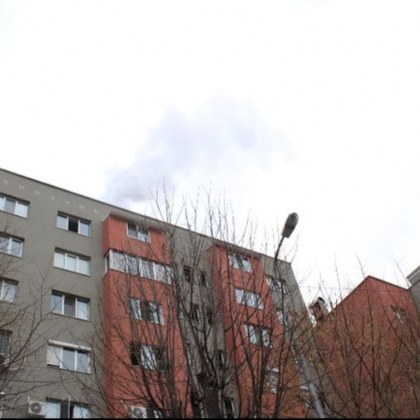 Комин на жилищен блок в Благоевград се запали и вдигна на крак два