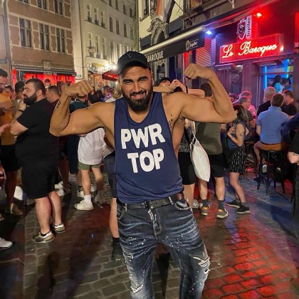 Изпълнителят Васил Боянов Азис написа гневен пост по повод