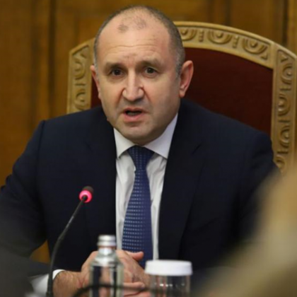 Президентът връчва втория мандат на ПП