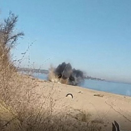 Унищожиха бойна мина на плаж в Бургаско ВИДЕО