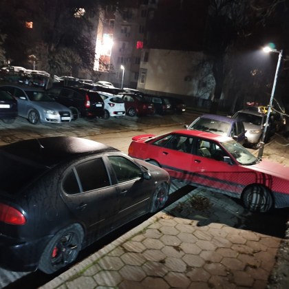 Твърде креативно паркиране шокира пловдивчани