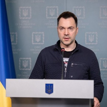 Даже Арестович се възмути от украинците за снимки от „труповете на руснаци