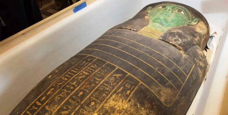Най-накрая вкъщи: САЩ върнаха откраднат саркофаг на Египет СНИМКИ