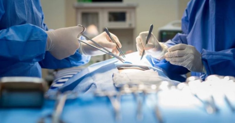 След операция: Част от скалпел остана в корема на жена