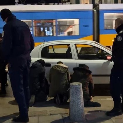 Задържаха нелегални мигранти в София