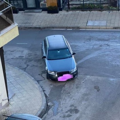 Шофьор успя да блокира лентата на път СНИМКА