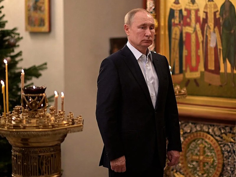 От тълпата до самотата: Интернет сравни снимки на Путин по Коледа през 2019 г. и 2023 г. ВИДЕО