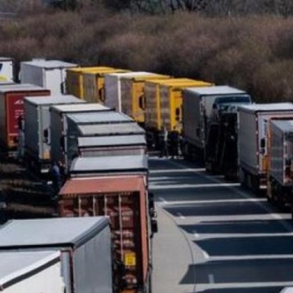 Нова система за проверка на камиони и автобуси, връчват фишове на пътя