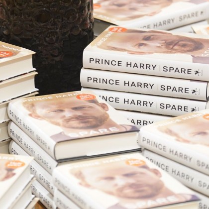 Мемоарите на британския принц Хари Spare Резервен са най бързо продаващата
