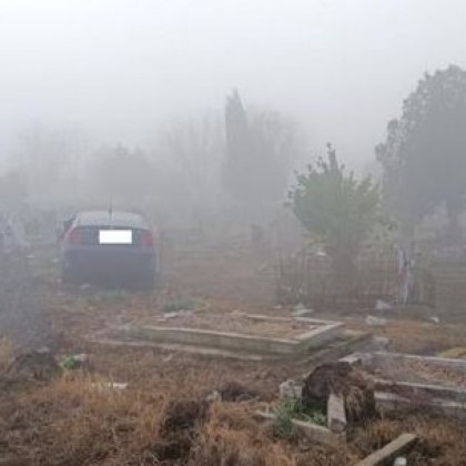 Мъж се вряза в гробище в бургарския квартал Долно Езерово