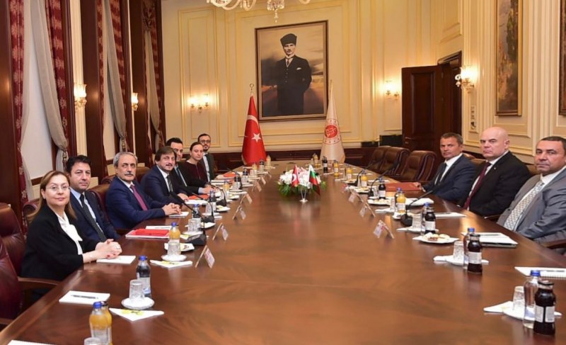 Гешев и турският вътрешен министър: Справянето с миграционния натиск е общ ангажимент