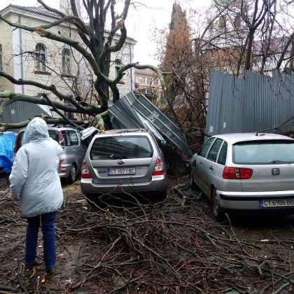 Инцидент с автомобили е станал днес в Стара Загора Опасни