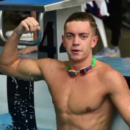 Българин е шампион по плуване в ледени води!