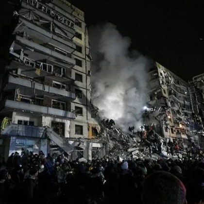 Арестович призна, че сградата в Днепър е разрушена в резултат на действията на украинската ПВО