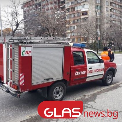 Пожар избухна в жилищен блок, мъж е в болница