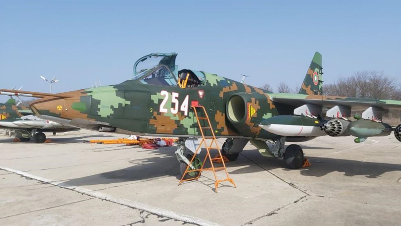 МО: Не сме предоставяли на страни от НАТО самолети Су-25 за Украйна