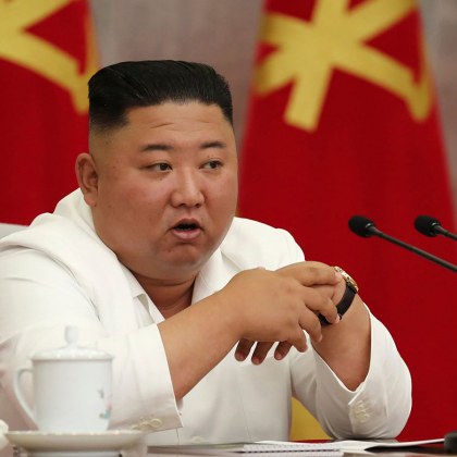 Севернокорейският лидер Ким Чен ун напоследък злоупотребява с алкохол Това се