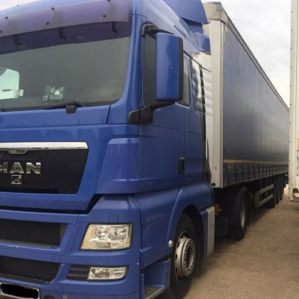 Български шофьор на камион е изпаднал в нужда Той се