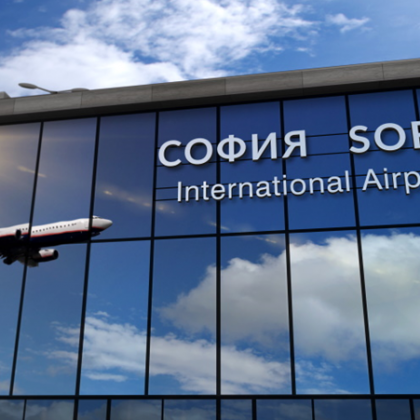 Летище София пренасочва полети заради бурния вятър