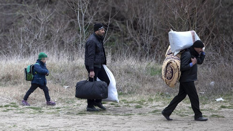 Мигранти нахлуха в къща в Кюстендилско, стопанинът извади пушка