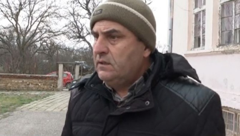 Училищен директор стана обект на серия посегателства