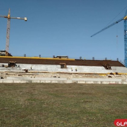 Отпускат нови средства за довършването на стадион