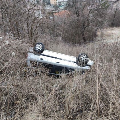 Лек автомобил се е обърнал по таван в София Инцидентът