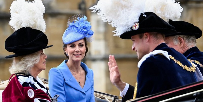 Невероятните правила за поведение на британското кралско семейство СНИМКИ