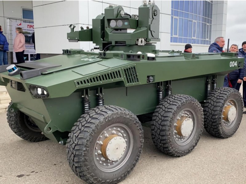 Русия изправя уникален робот срещу танковете Abrams и Leopard ВИДЕО