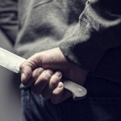 На 24 януари мъж на 53 години напада с нож