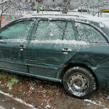 Шофьор издирва друг водач, блъснал колата му в София СНИМКИ