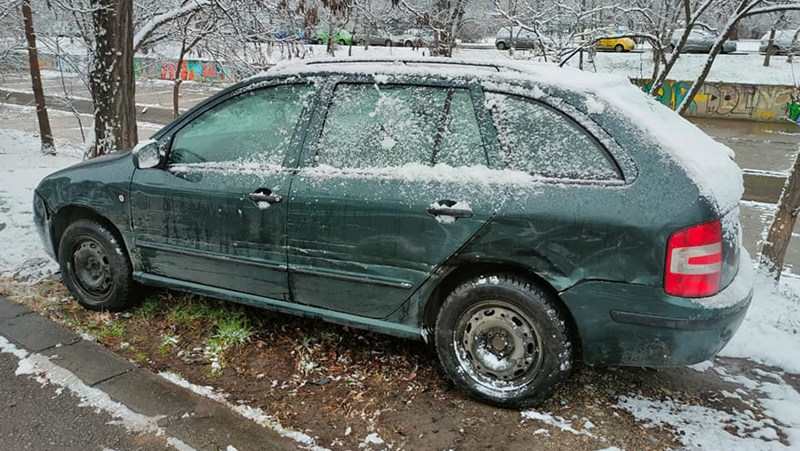 Шофьор издирва друг водач, блъснал колата му в София СНИМКИ
