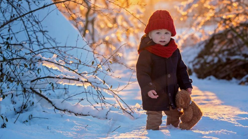 Снегът продължава - вижте къде ще вали най-много