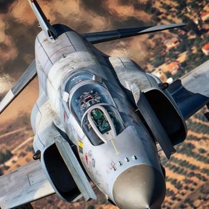 Военен самолет се разби в Гърция Двуместният изтребител F 4 Phantom на