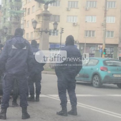 Зрелищна полицейски акция тече в центъра на София В района