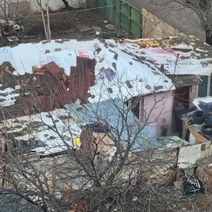 Бездомни хора обитават изоставени постройки в столицата Жена с потребителско