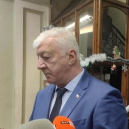 Кметът Здравко Димитров се срещна със строителя на стадион Христо