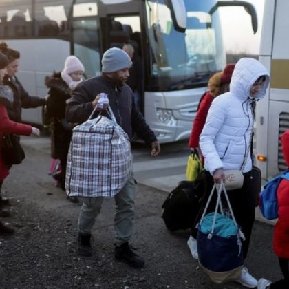 Украинските бежанци пристигнали в Ирландия са принудени да живеят в
