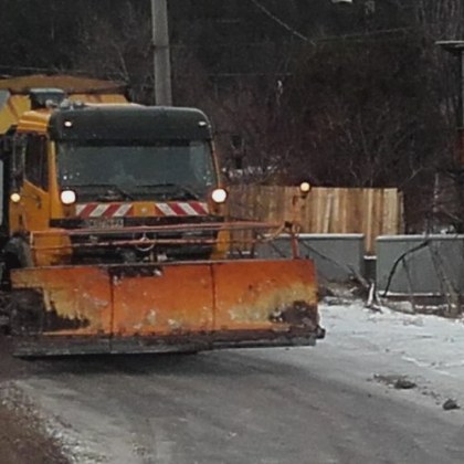 Старозагорец остана потресен от действия на снегопочистващ автомобил в региона Машината