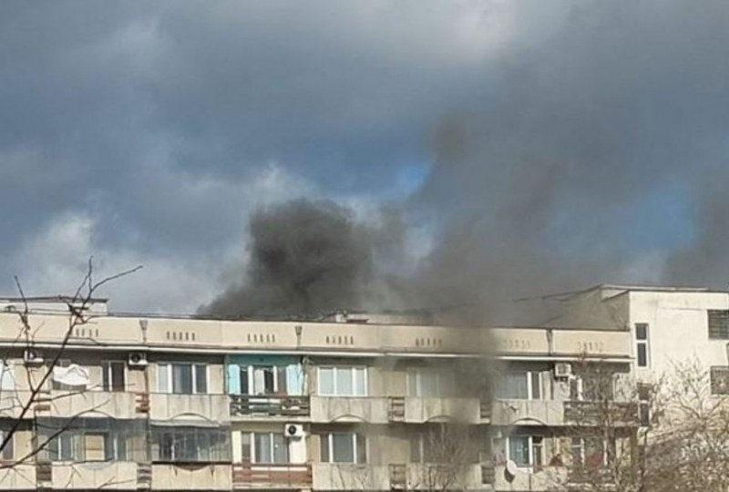 Пожар горя в апартамент във Варна СНИМКИ