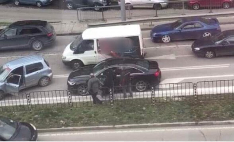 Сбиване между шофьори в Пловдив е станало вчера.На сигнал за
