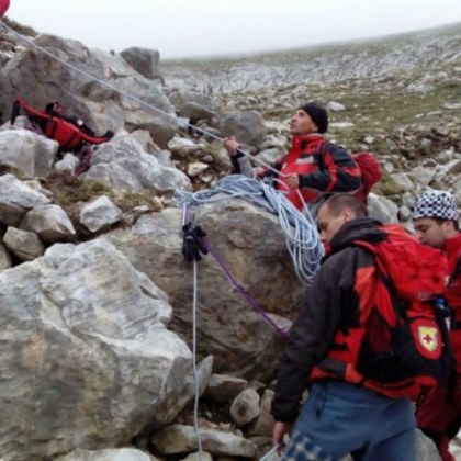 Спасиха жена, изпаднала в безпомощно състояние в планината