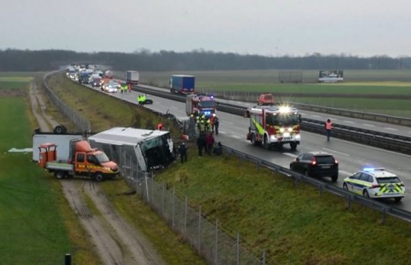 Тежка автобусна катастрофа в Словения, има жертви