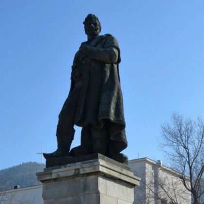 Строги мерки в Скопие Полицейски кордон пази района около църквата