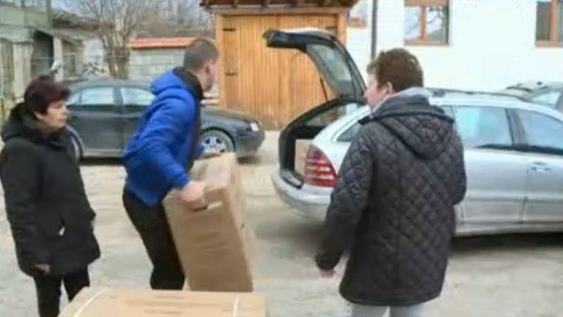 Раздават климатици на засегнати от наводнението в Карловско