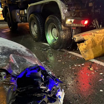 Кола и снегорин са се блъснали в София Произшествието е