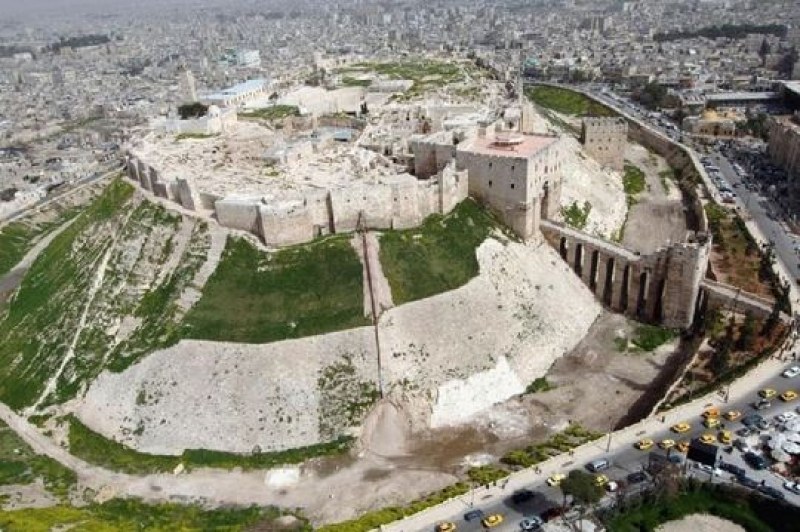 Рухнаха вековни крепости заради бедствието в Турция ВИДЕО