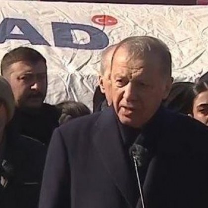  Реджеп Тайип Ердоган съобщи че броя на жертвите на земетресенията