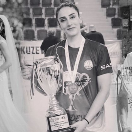 Влюбени волейболисти загинаха при адското земетресение в Турция 27 годишната Бетюл