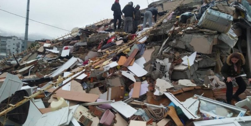 Разтърсващи кадри от първите секунди на земетресението в Турция ВИДЕО